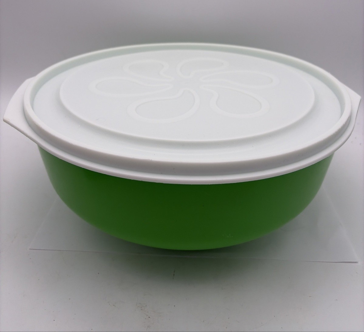 VTG RUBBERMAID Large 6 Quart Green Mixing Storage Bowl & Daisy Lid #3224  #3235