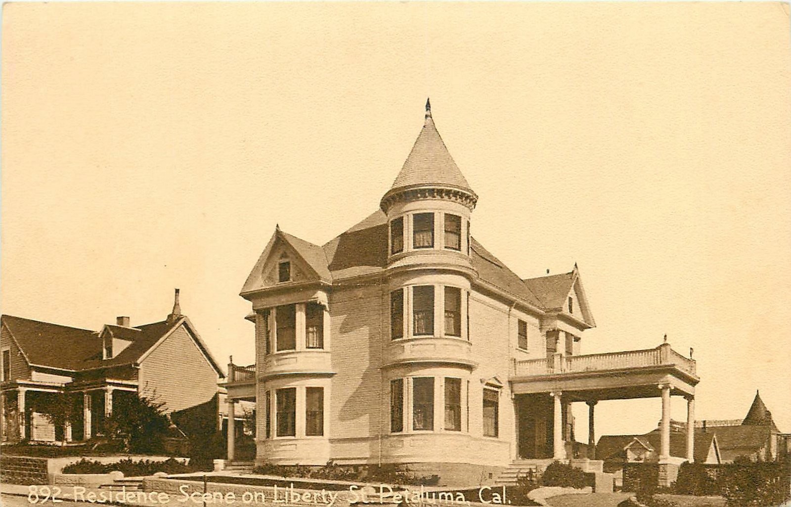 c1910 Petaluma California Residence scene of Liberty Mitchell Postcard 25-9219