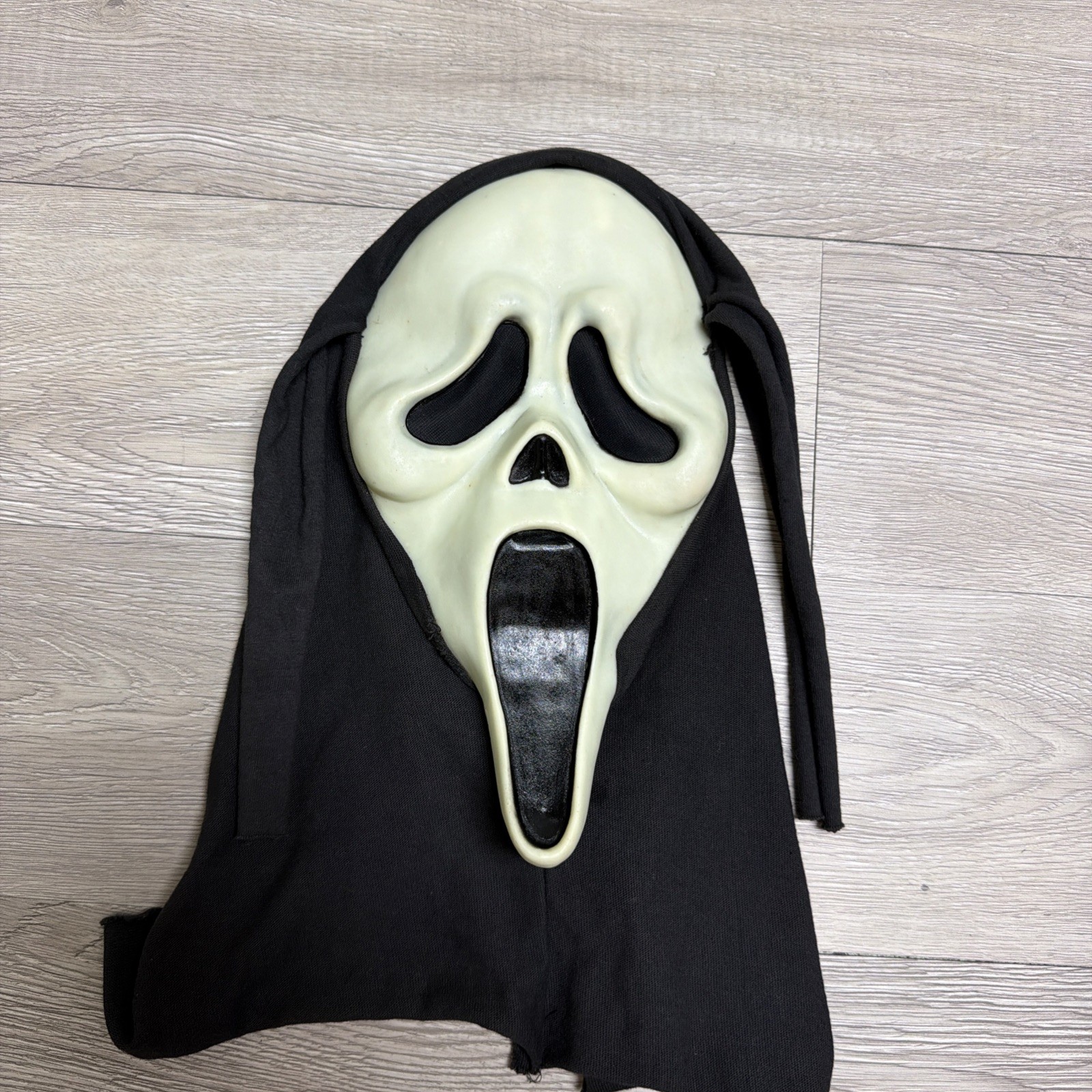 VINTAGE Scream Ghostface Mask fun world div gen 1 splotch glow in the dark VINTAGE Scream Ghostface Mask fun world div gen 1 splotch glow in the dark