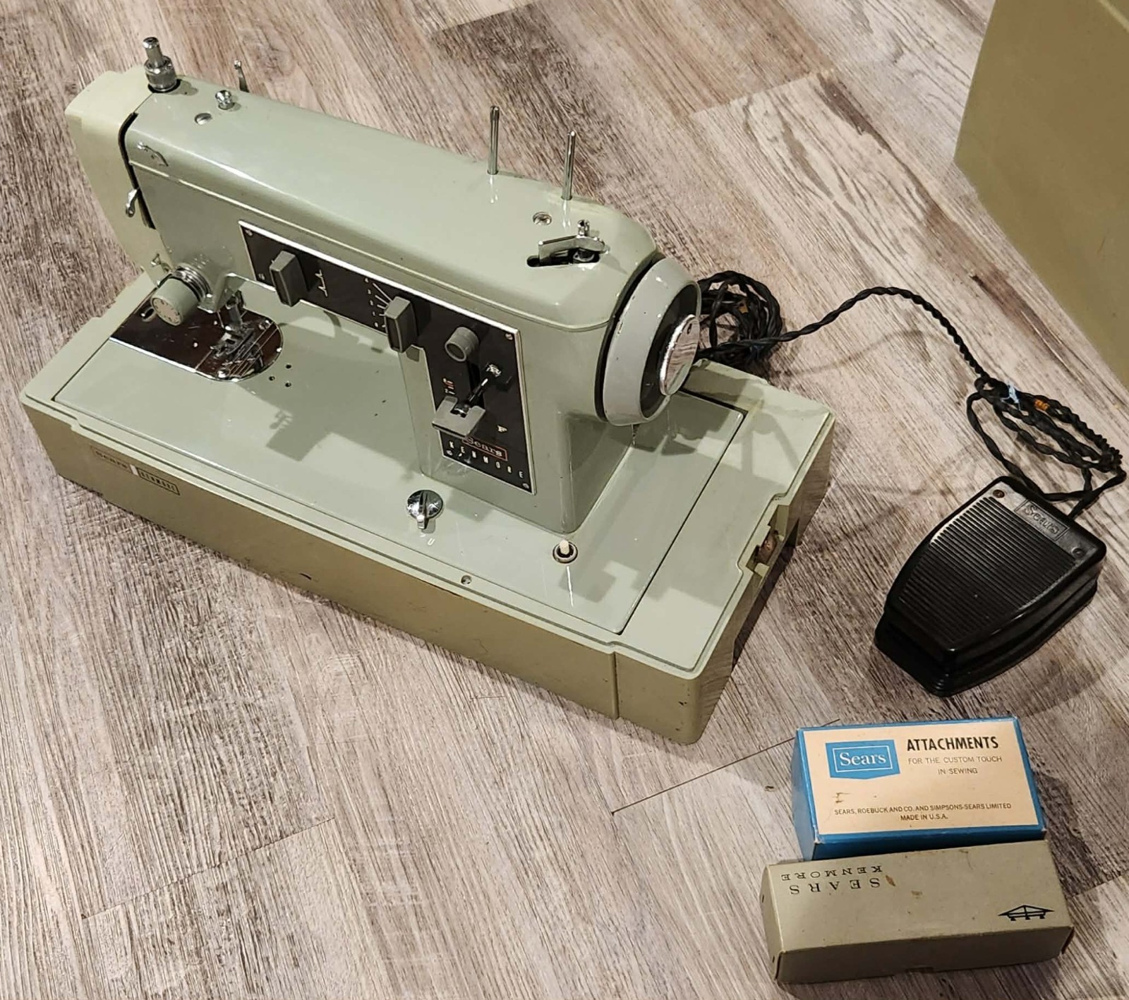 Vintage Sears Kenmore 1203 Sewing Machine Heavy Duty Green 158.120 30