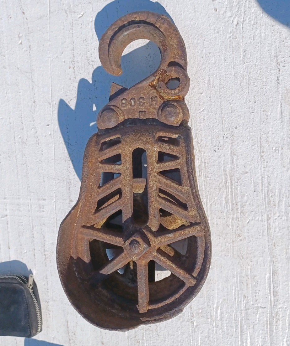 Cast Iron Barn Pulley Myers Heavy Barn Rusty Antique Trolley 