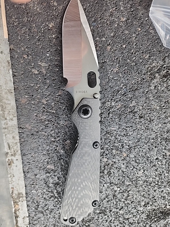 Strider Knives SnG CC Carbon Fiber - Hand Ground Compound Magnacut Blade - NEW