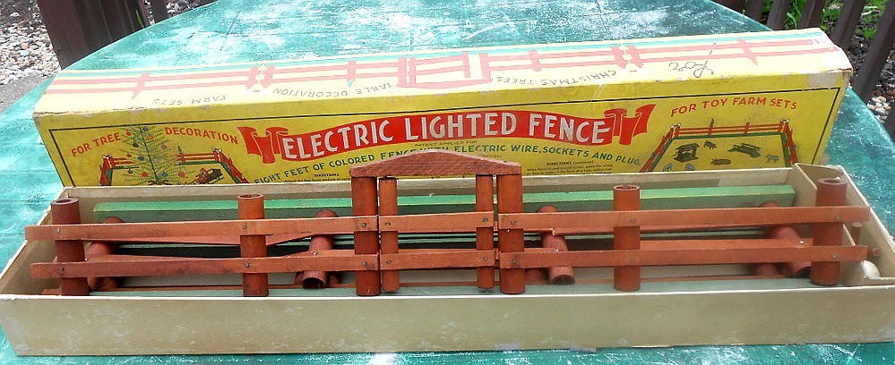 Vintage Electric Lighted Wood Fence in Box - USA, 23\