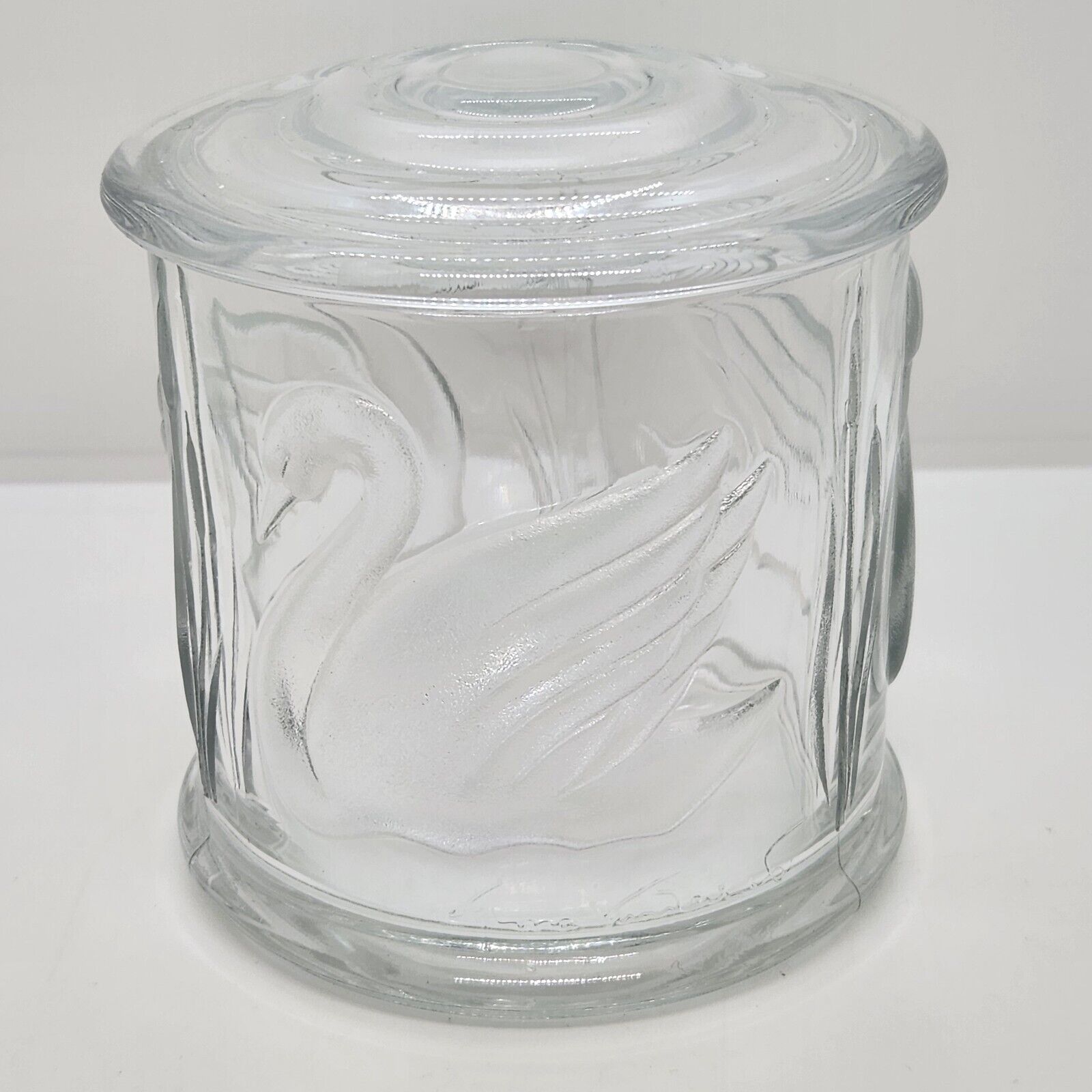 VINTAGE GLORIA VANDERBILT TELAFLORA GLASS SWAN COVERED JAR