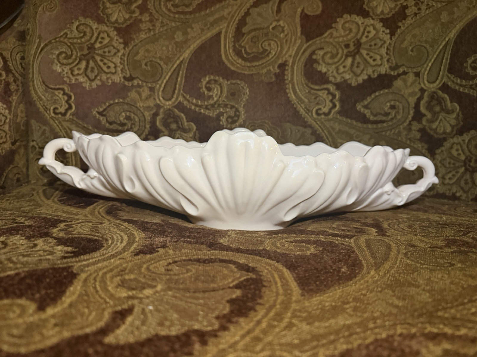 LARGE VINTAGE PINK MILK GLASS JEANNETTE SHELL GONDOLA FRUIT BOWL 17\