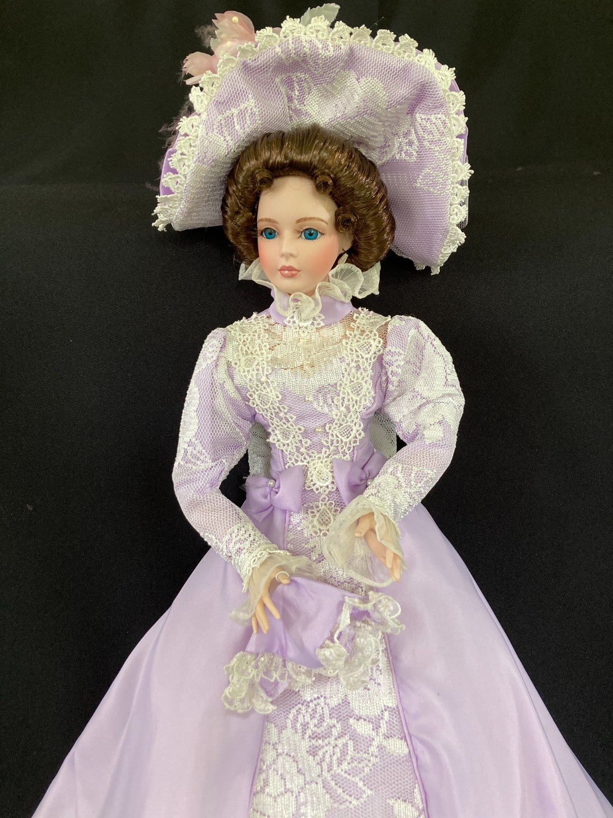 Vintage Seymour Mann Connoisseur Collection Porcelain Doll with Stand Marcella