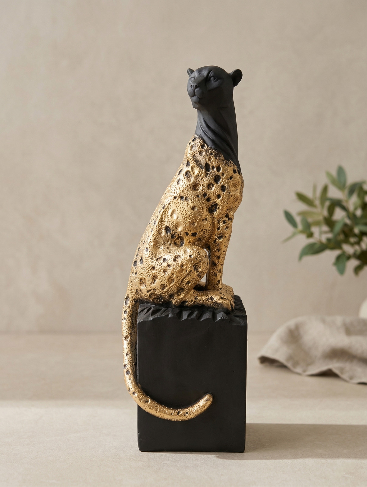 Cheetah Leopard Figurine Gold Black Resin Statue Modern Luxury Home Decor Gift