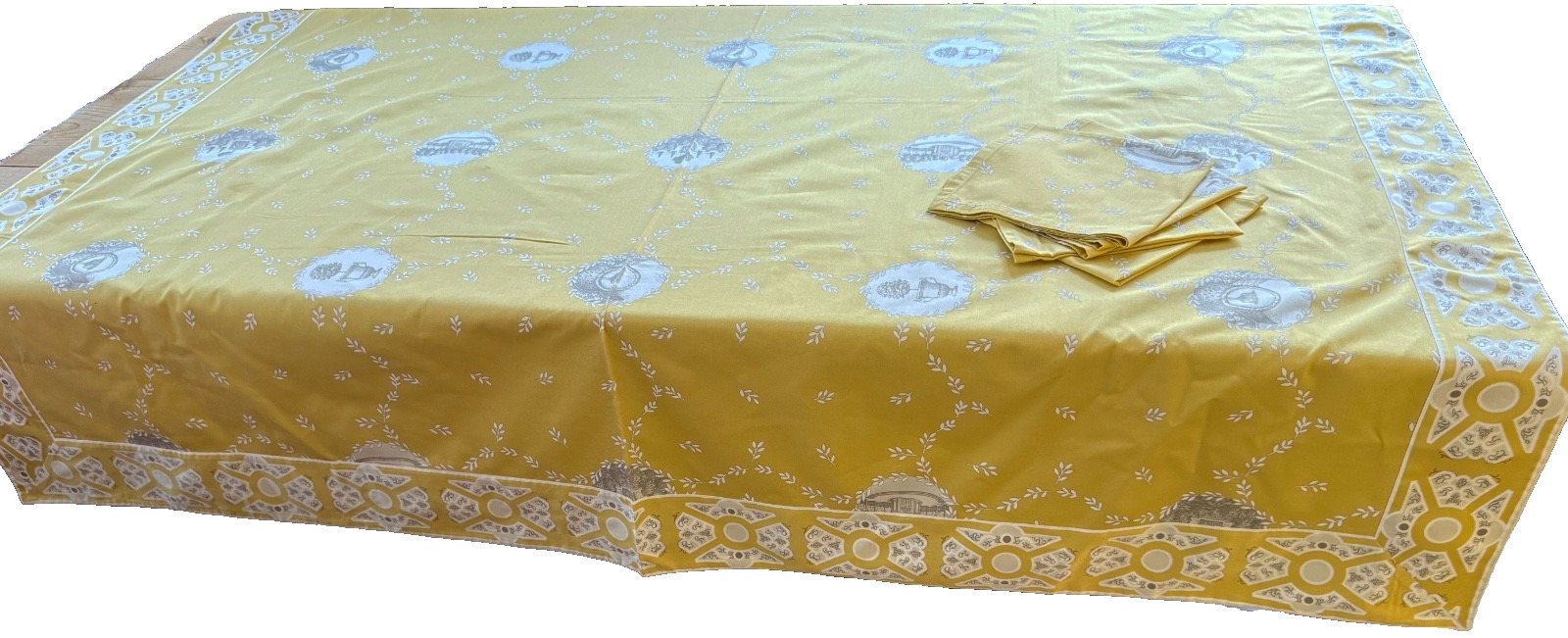 Vintage Cristophle French Country Toile Square Tablecloth with 4 Napkins ZZ751 Vintage Cristophle French Country Toile Square Tablecloth with 4 Napkins ZZ751