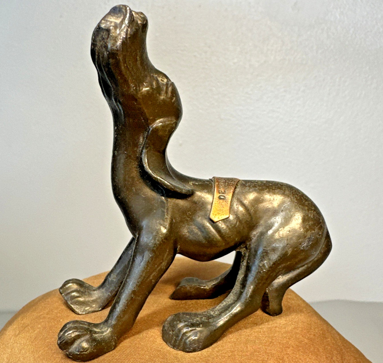 Vtg Dodge USA  Blood Hound Dog Cast Bronze Figurine Car Mascot Detroit Badge