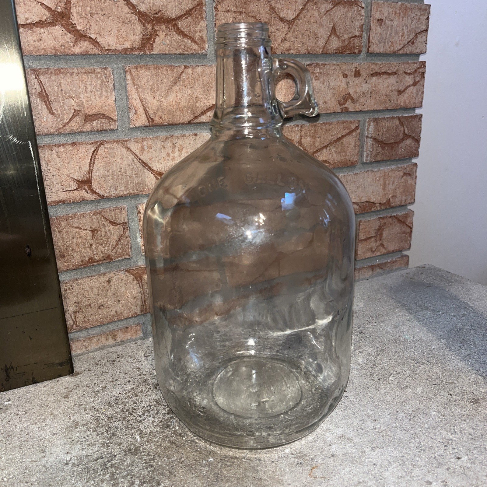 1 Gallon Clear Glass Jug With Finger Loop Handle