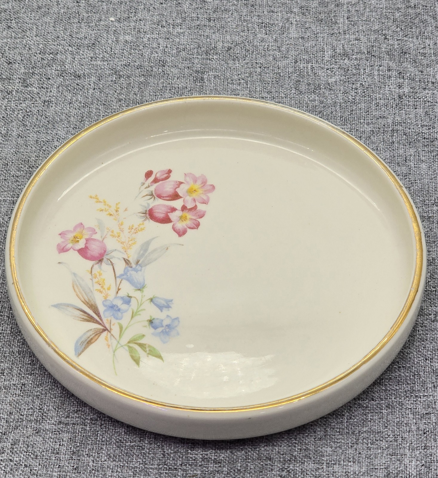 Vintage Hand Decorated Floral Plate 22K Gold Trim Made in USA 1920s Vintage Hand Decorated Floral Plate 22K Gold Trim Made in USA 1920s