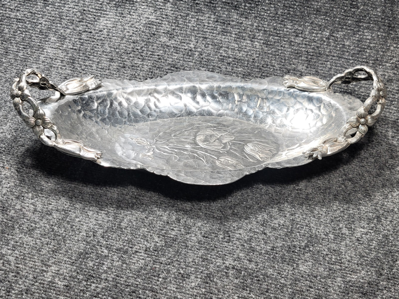 Rodney Kent Mid-Century Hammered Aluminum #404 Tulip Design Tray Platter