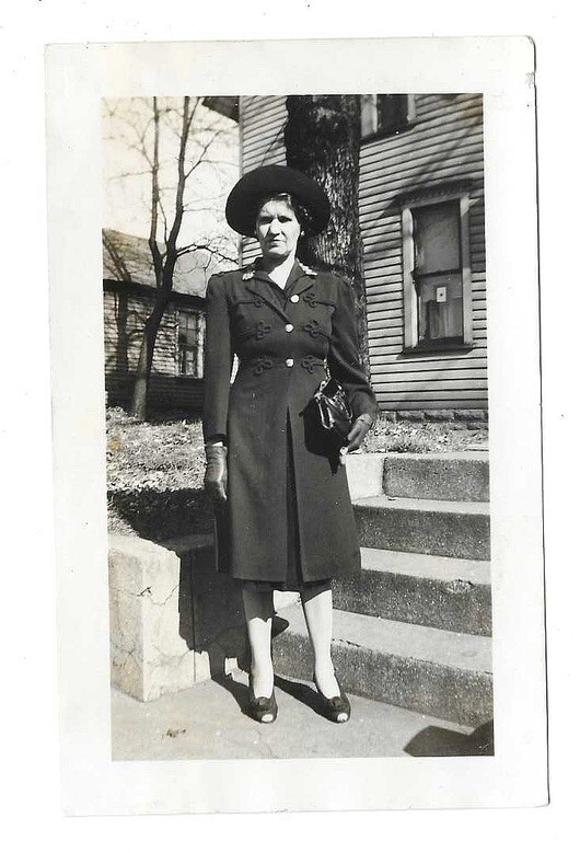 VTG B&W Found Photo Snapshot Pretty Fashionable Woman in Dress Hat By Steps
