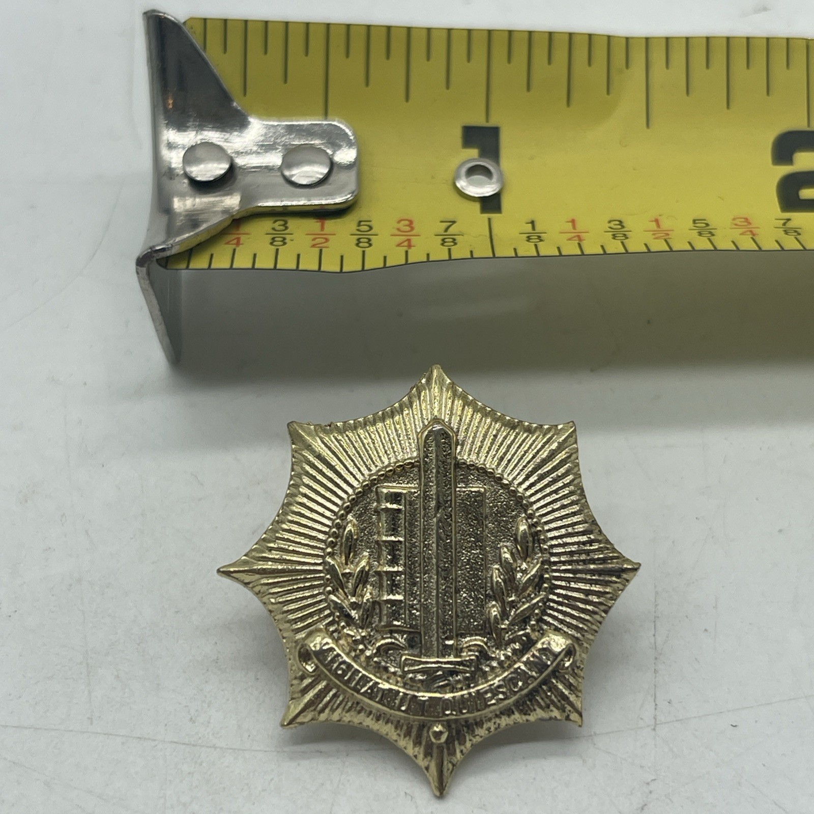 Vintage Dutch Holland Police Cap Badge Pin Gold Tone VIGILAT UT QUIESCANT