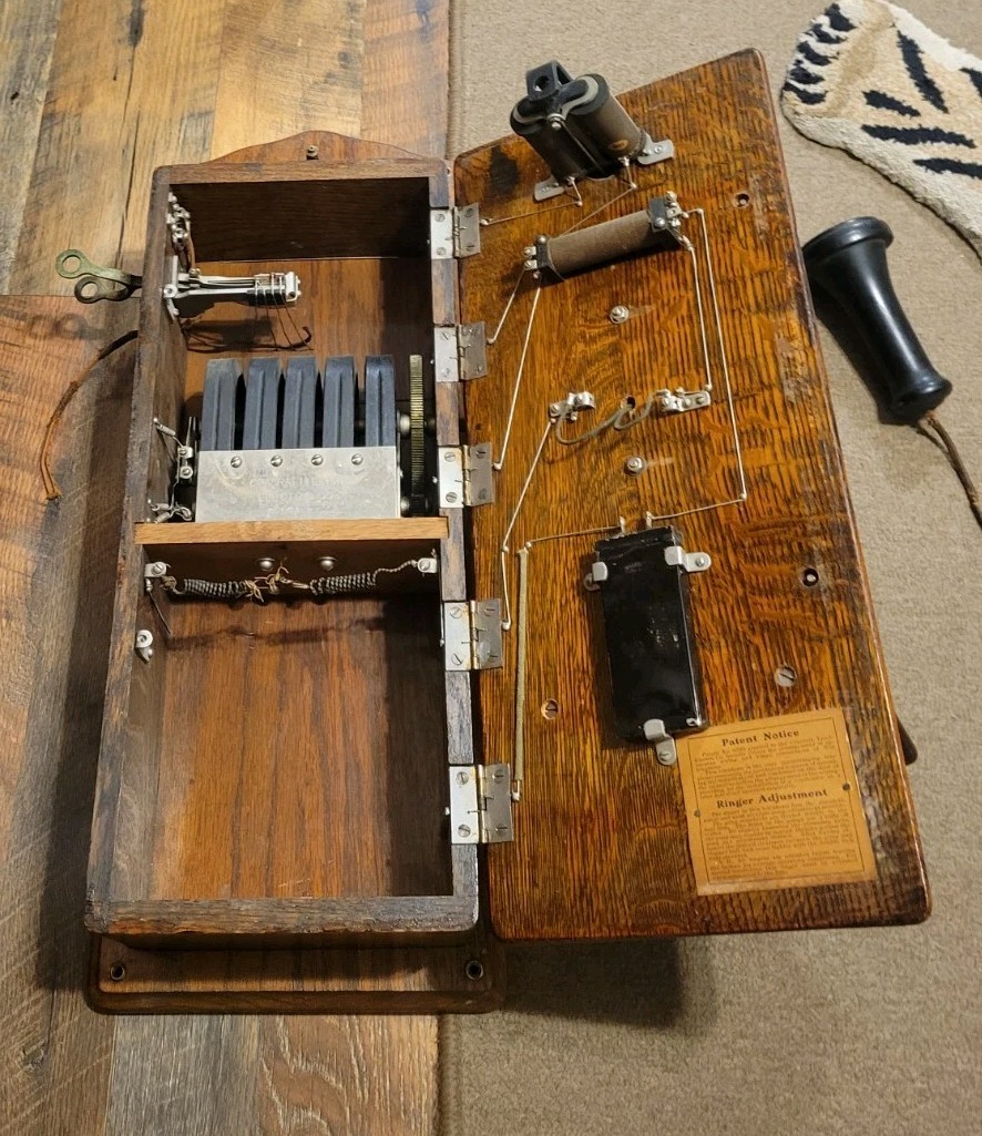 Early Leich Co Electric Antique Hand-Crank Oak Wall Phone W All Internal  Parts 