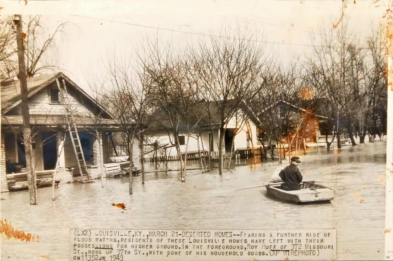 Louisville KY Flood Deserted Homes Boat Associated Press AP Photo 1943 7x11\