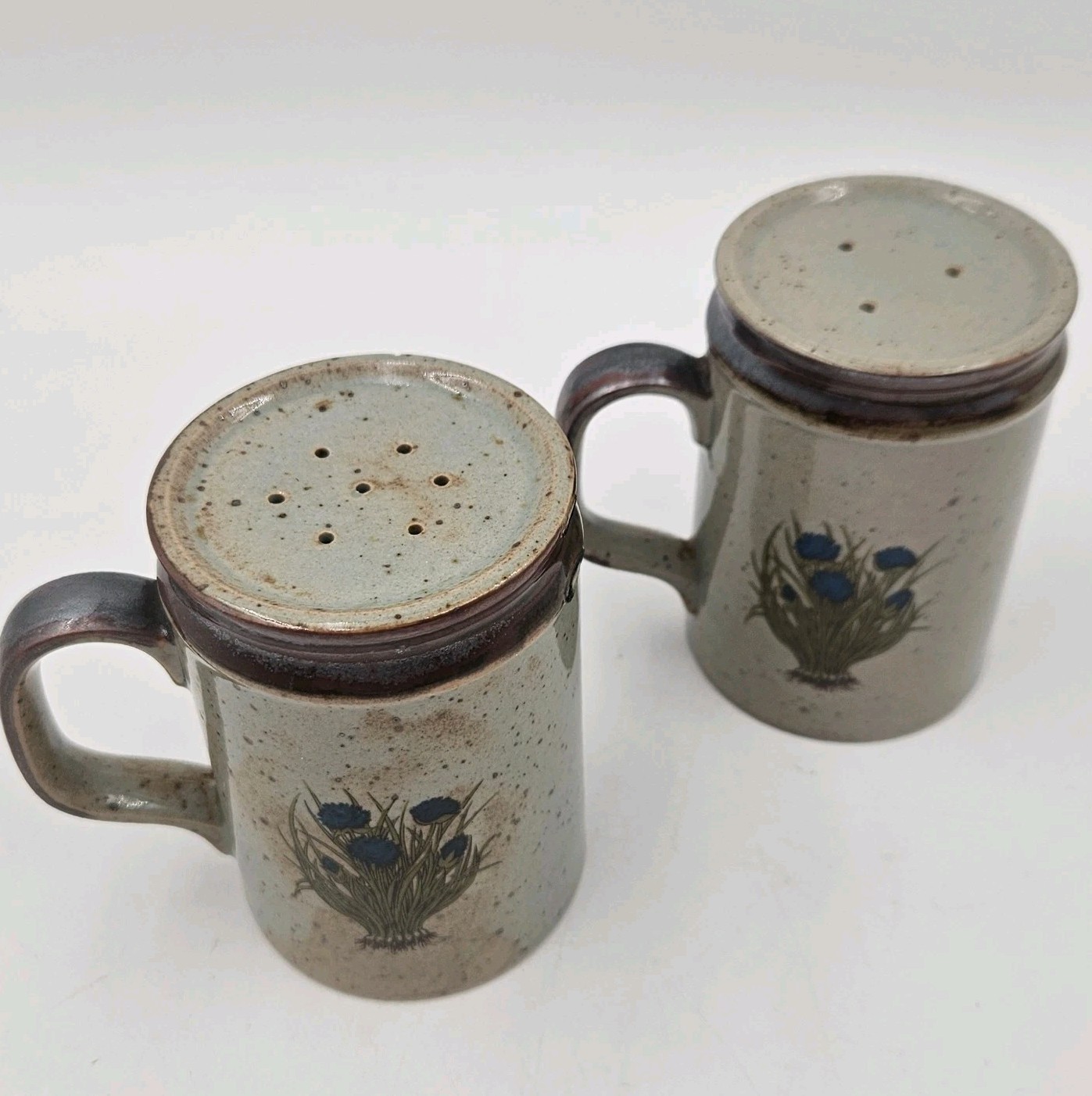 Vtg Takahashi Salt & Pepper Shakers Stoneware Cottagecore 70s Blue Wildflowers Vtg Takahashi Salt & Pepper Shakers Stoneware Cottagecore 70s Blue Wildflowers