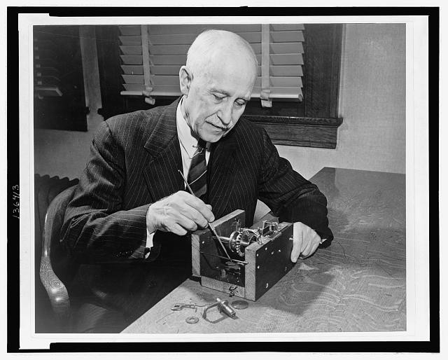 Photo:Dayton Ohio Orville Wright 1943 working on small machine gears
