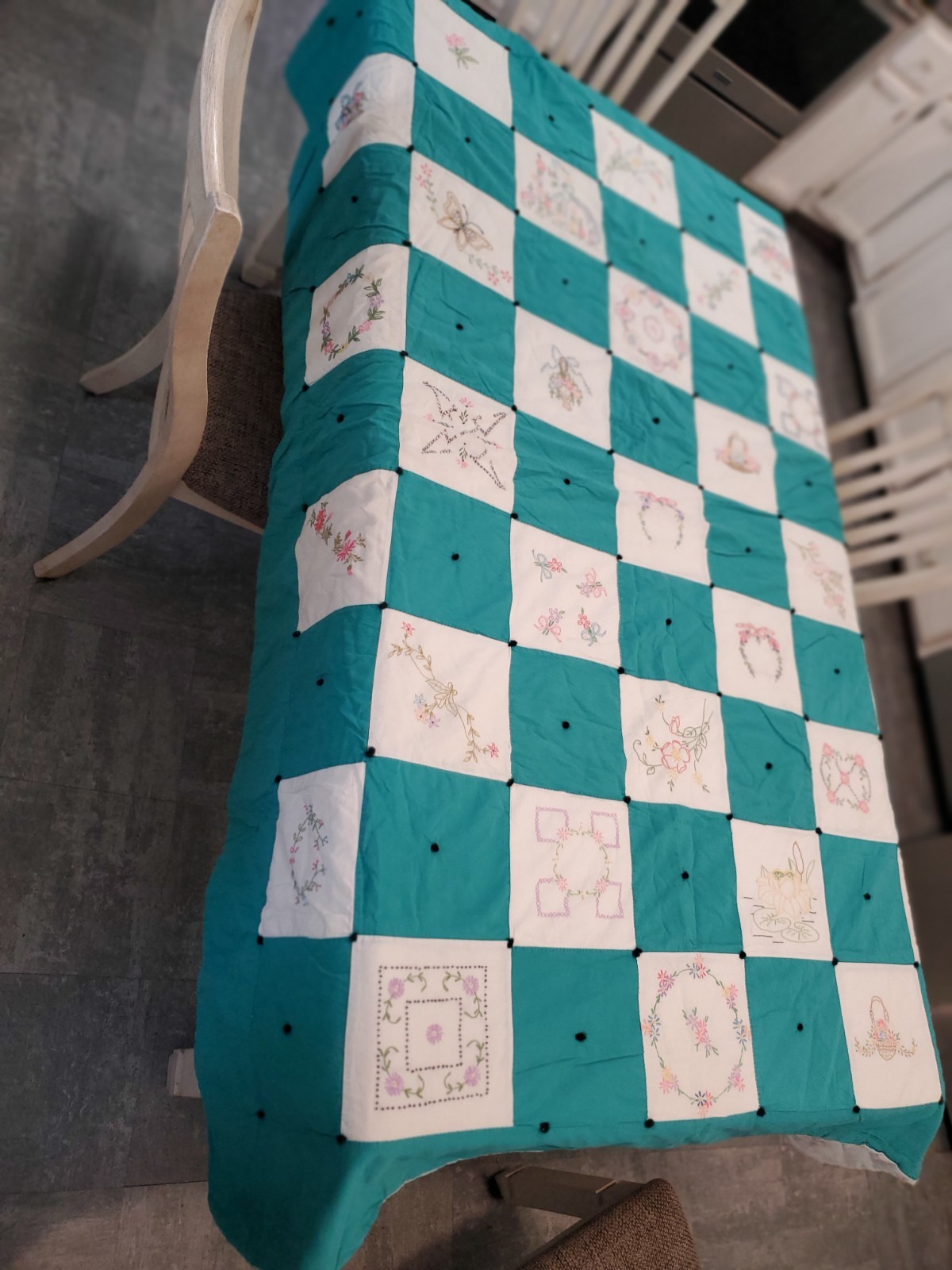 Vtg HAND STITCHED Embroidered QUILT 82 X 67\