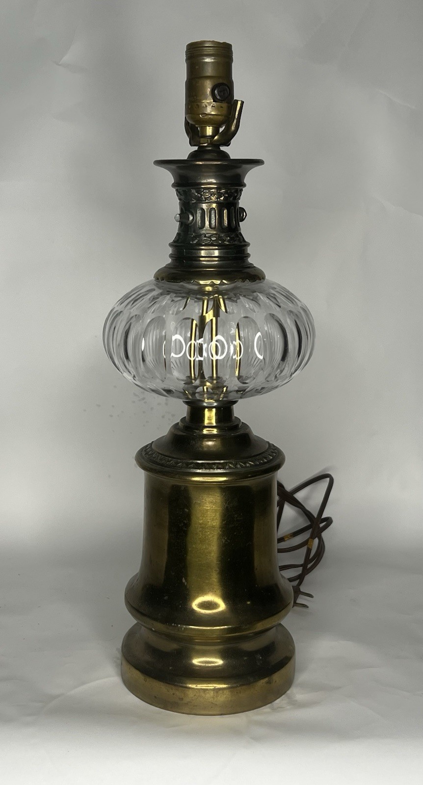 BEAUTIFUL Vintage Westwood Industries Glass Font Table Lamp