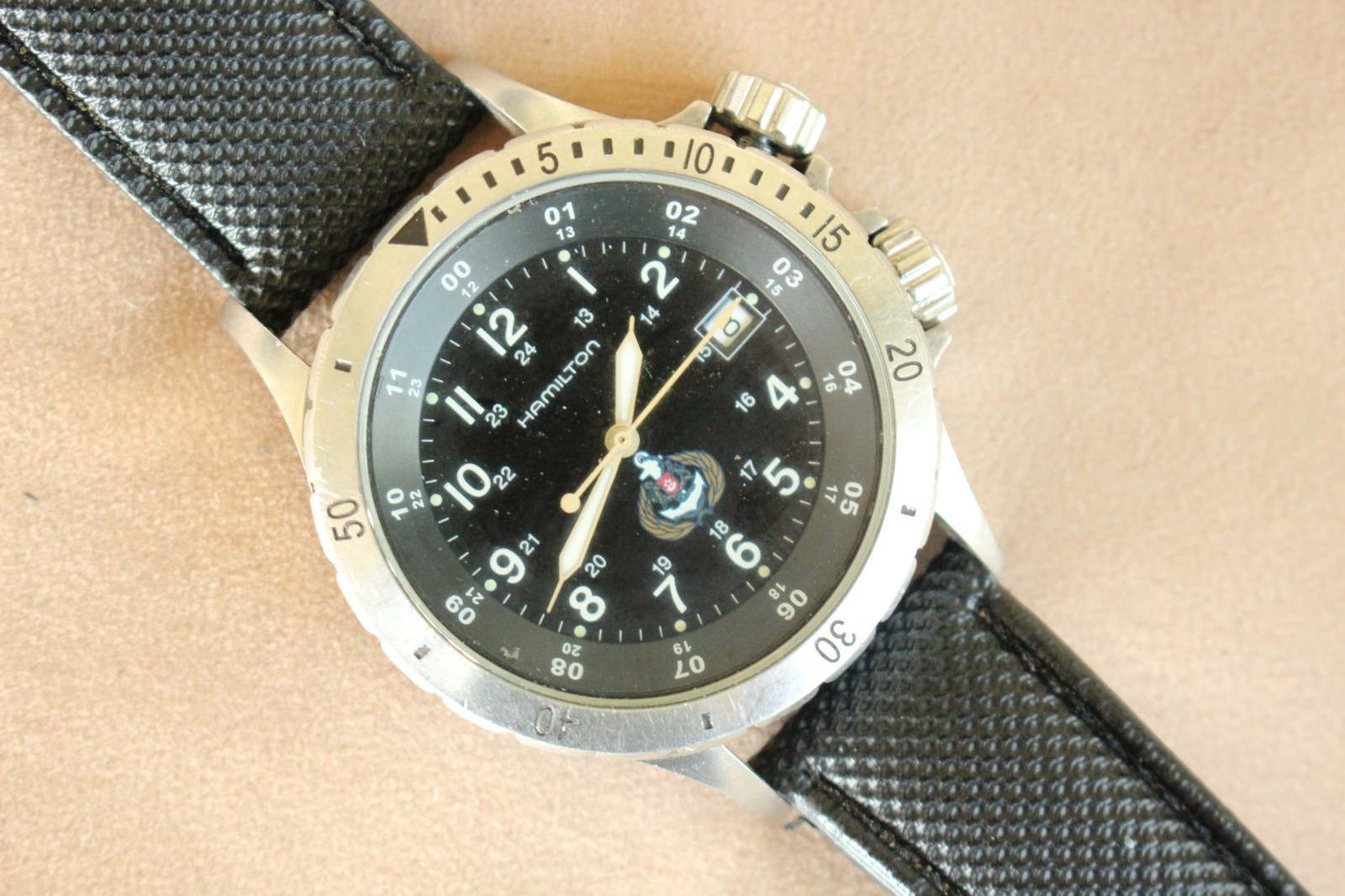 AOK HAMILTON ISSUED INSCRIBED SINGAPORE NAVY MERIT AWARD QUARTZ WATCH + BOX SET