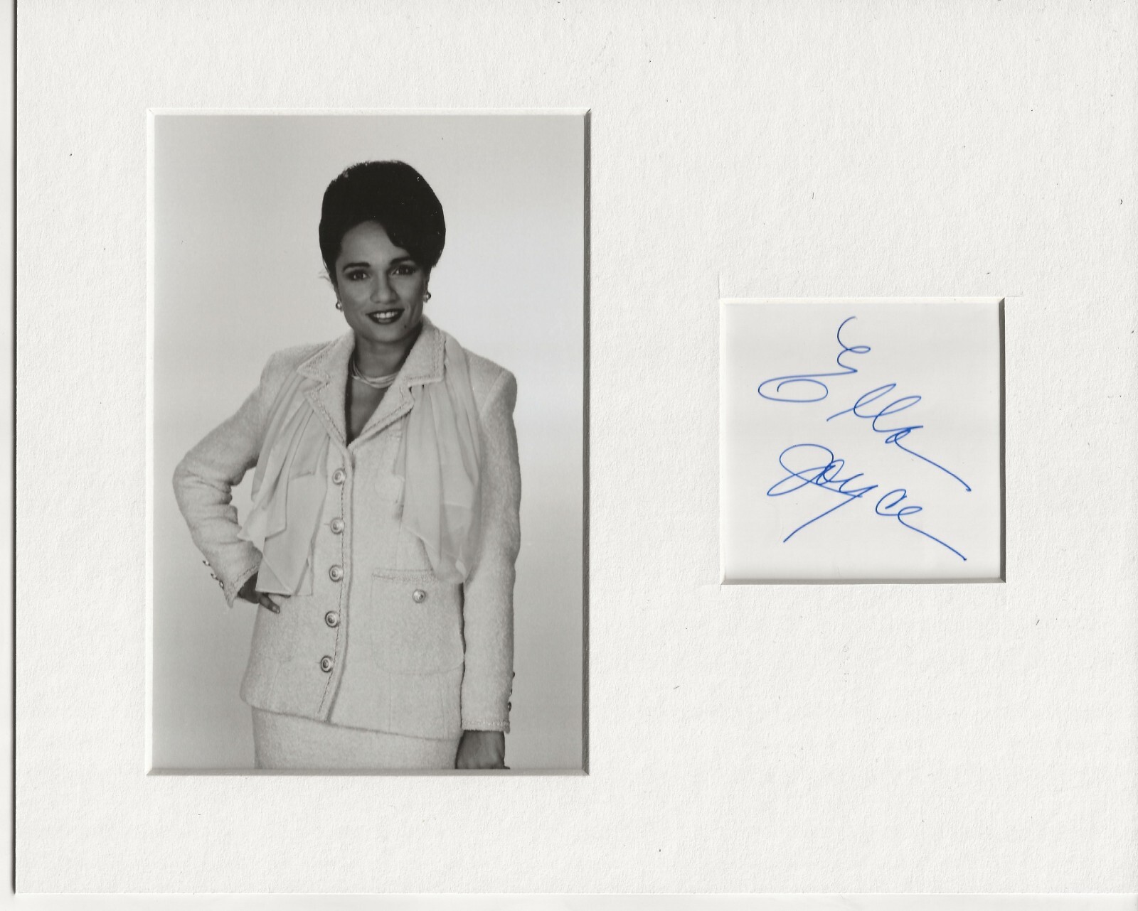 Ella Joyce newsradio signed genuine authentic autograph signature UACC RD COA Ella Joyce newsradio signed genuine authentic autograph signature UACC RD COA