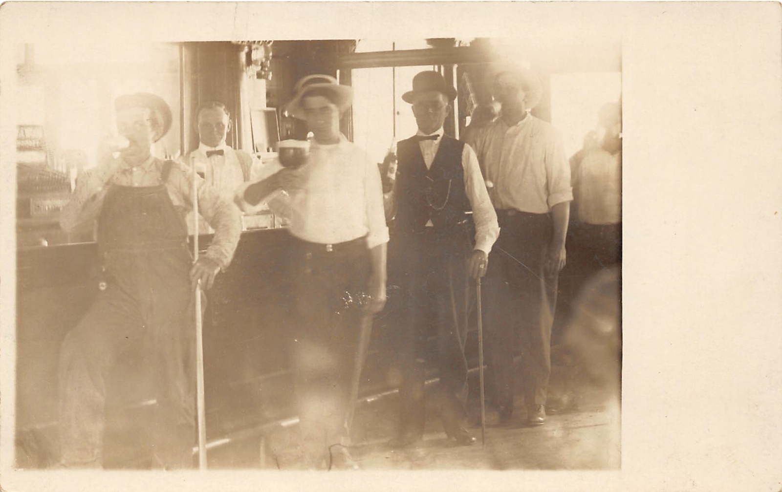 G80/ Interesting RPPC Postcard c1910 Interior Bar Men Drinking Beer 26