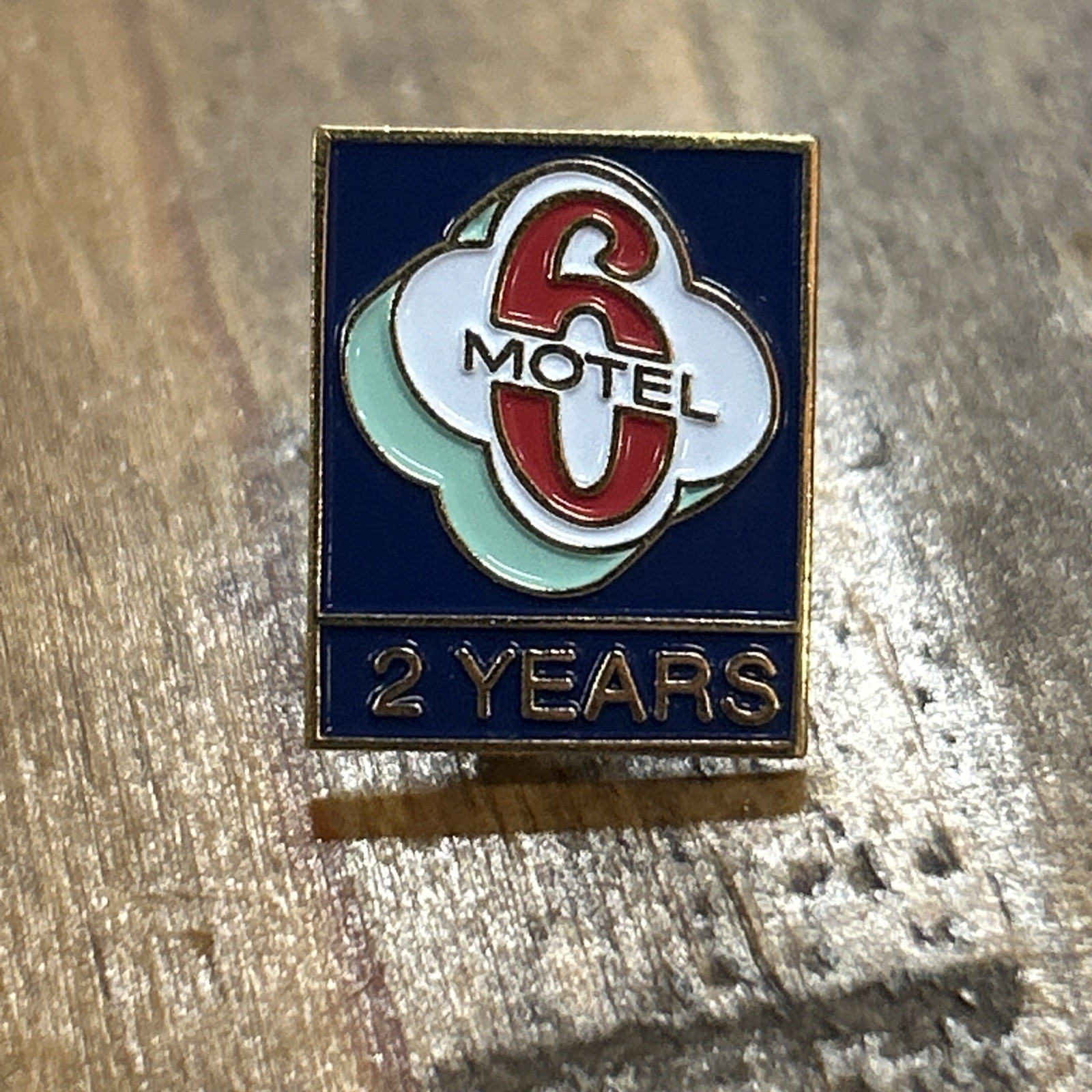 Vtg Motel 6 Employee Service Award Lapel Pin 2 Year Hospitality Hotel