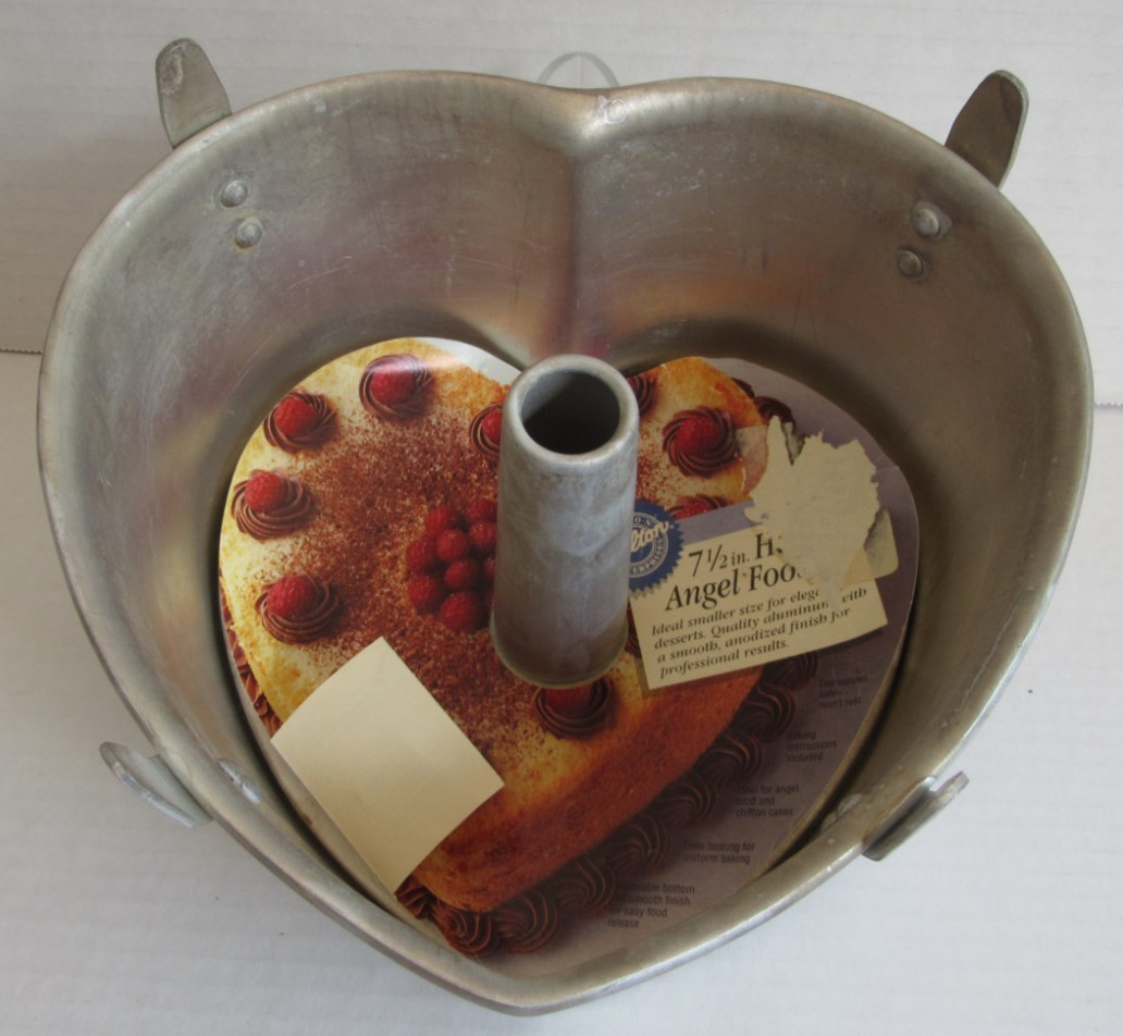 VTG Wilton 7.5 Inch Angel Food 2 Piece Cake Pan Heart Non Stick 1990s Aluminum