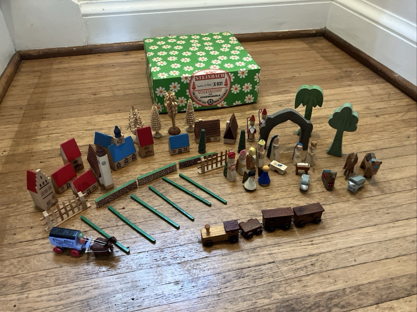 Vintage German Erzgebirge Wooden Putz Village Nativity Train Mixed Lot