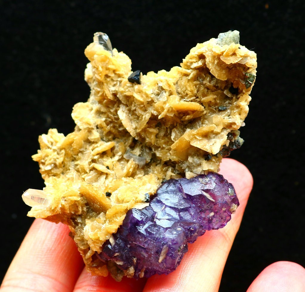 Natural purple phantom Cubic fluorite Siderite mineral specimen/yaogangxian