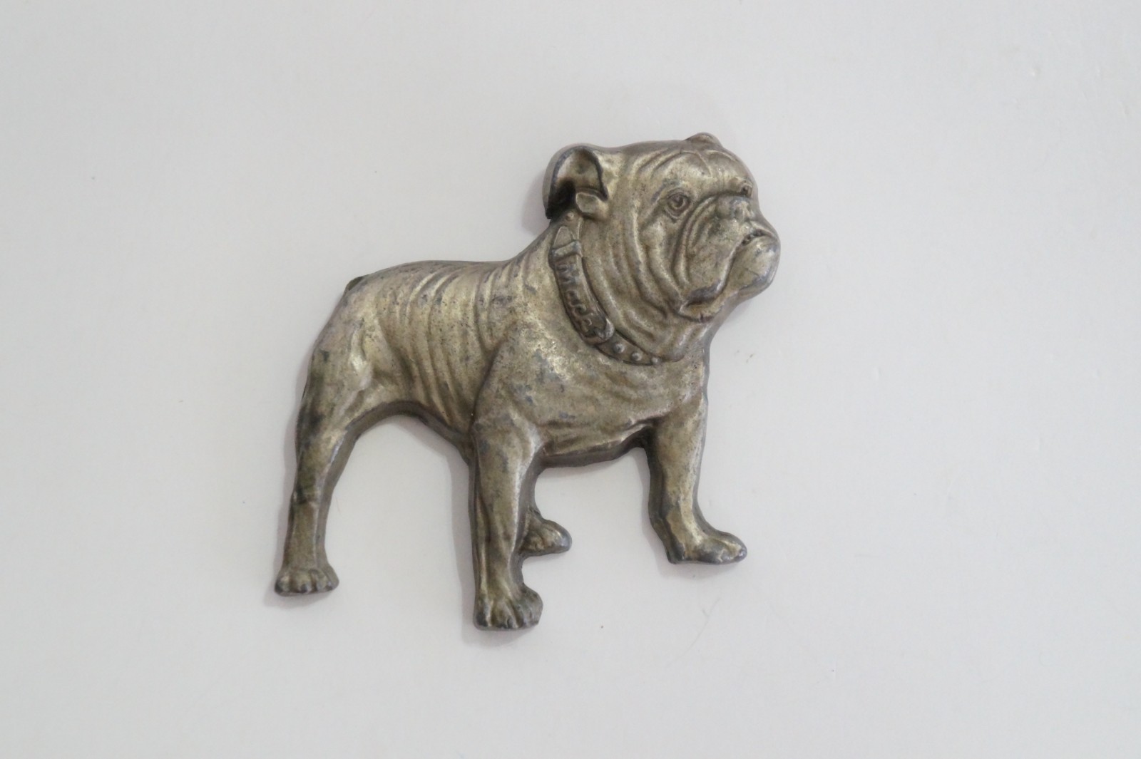MACK Truck Bulldog Metal Paperweight MACK Truck Bulldog Metal Paperweight