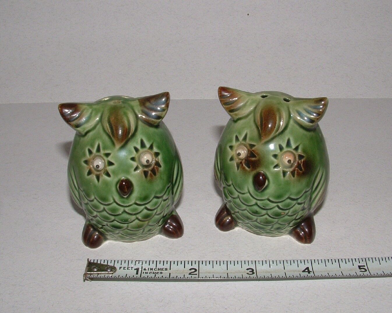 Googly Eyes Owl Salt & Pepper Shakers, Green, Age Unknown, pre-owned