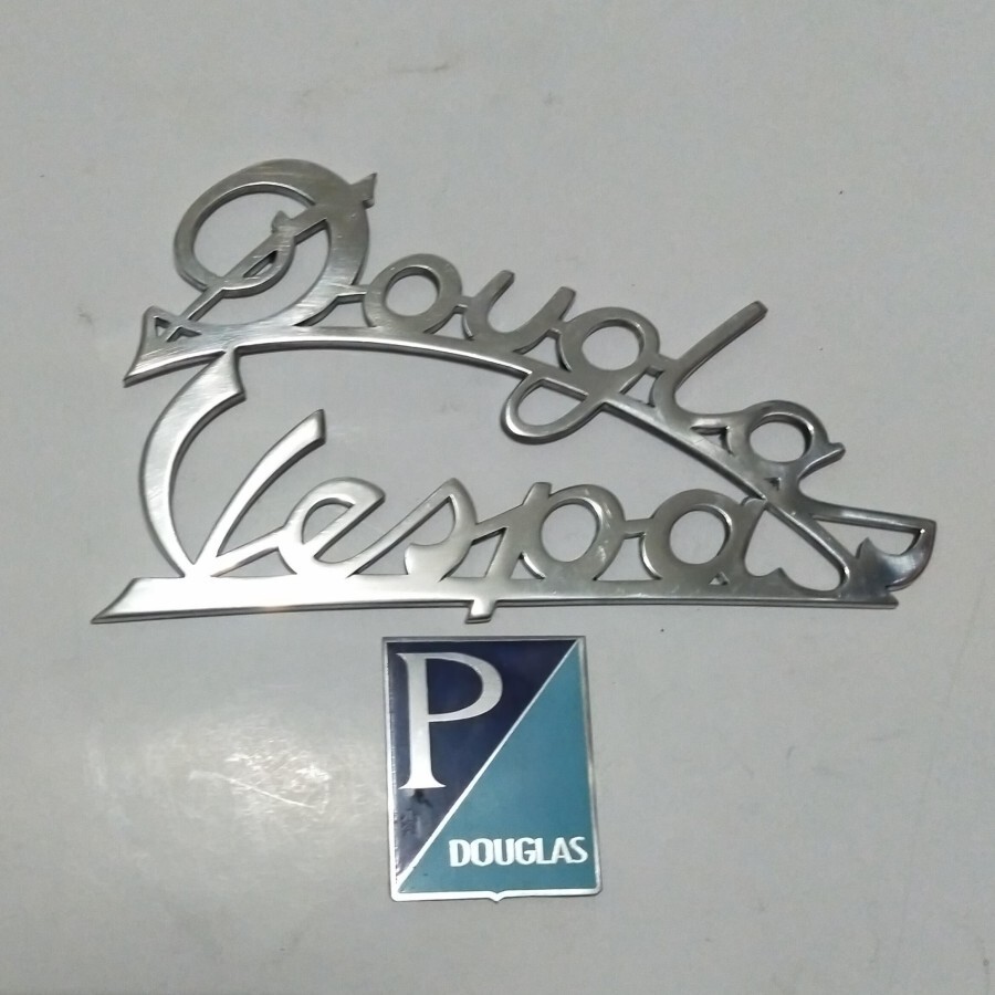 Vintage 2 pcs Emblem Ves pa Badge Ve spa Dou gles logo P/Dou gles Placca