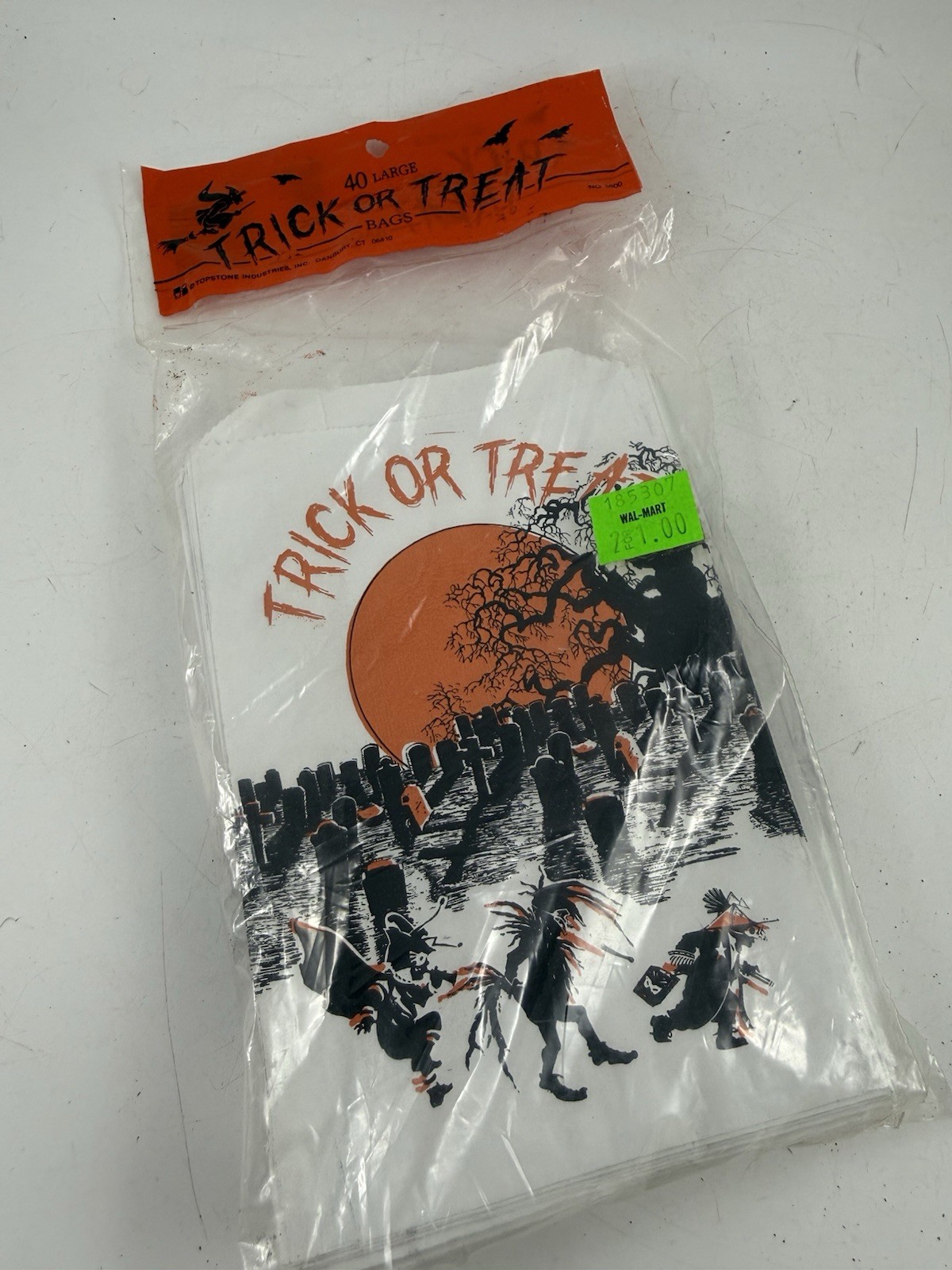 Vintage HALLOWEEN 40 Count Trick or Treat Bags Cemetary Goblins