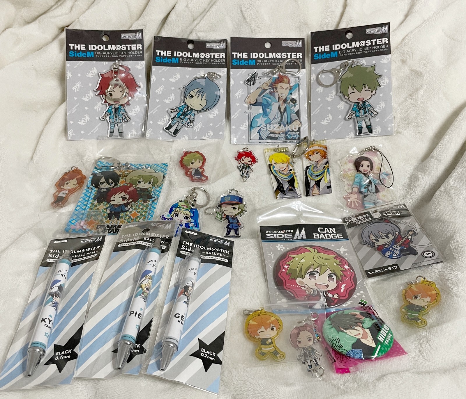 The Idolmaster: Side M, Lot of 22 Character Items, Button, Charm and Keychains