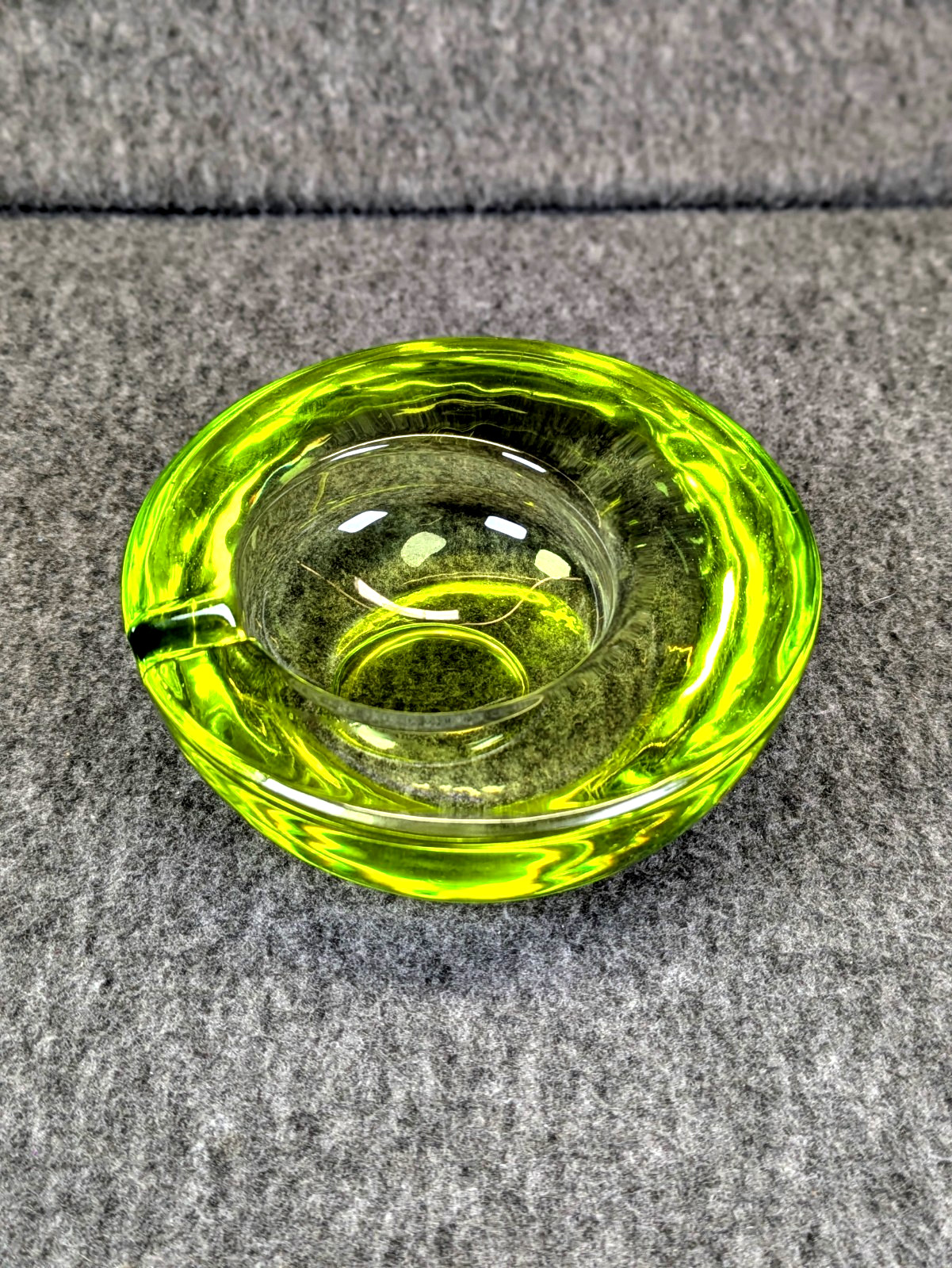 Vintage Murano Sommerso Chartreuse Green Art Glass Ashtray 4\