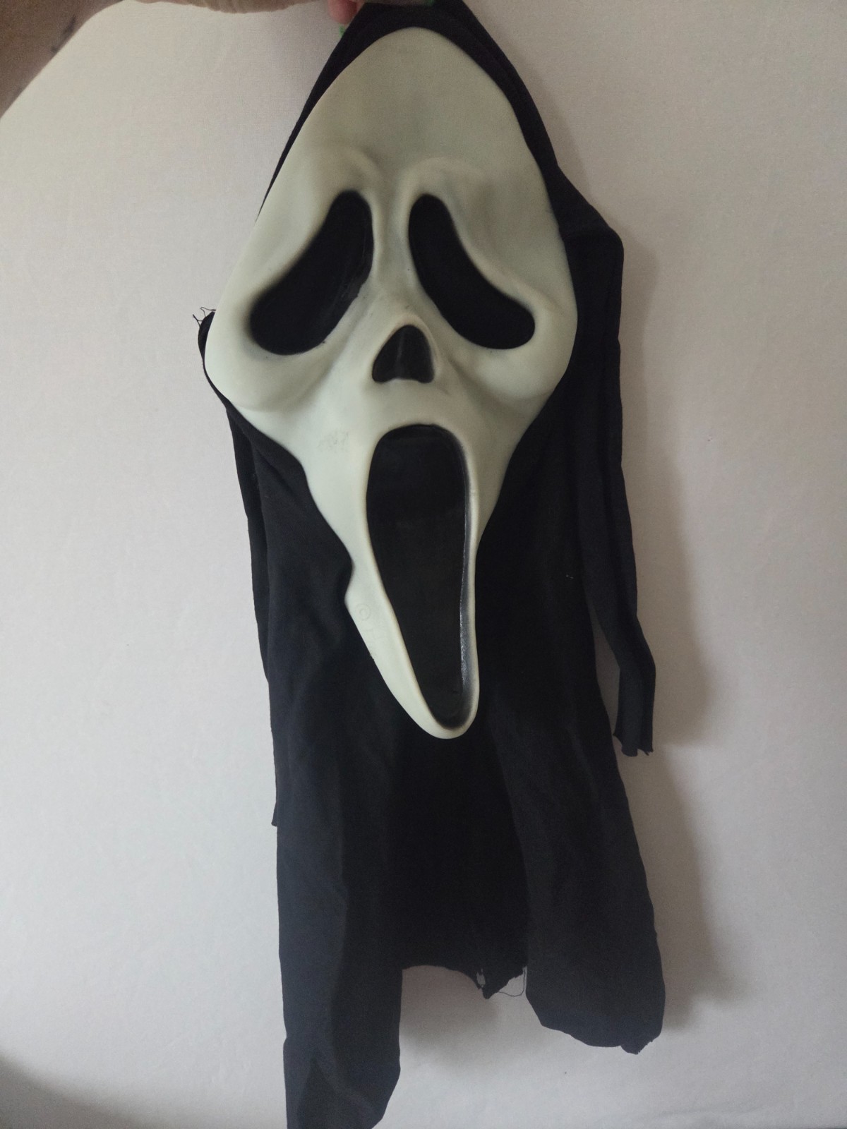 Vintage Ghost Face Scream mask gen 1/2 Fun World Div Glow In The Dark 11.5 Vintage Ghost Face Scream mask gen 1/2 Fun World Div Glow In The Dark 11.5
