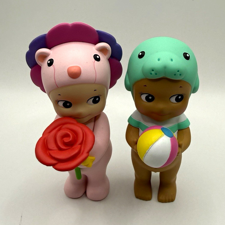 Authentic Sonny Angels 2pc Figurines Set Multicolor Animal Hats w/ Rose & Ball