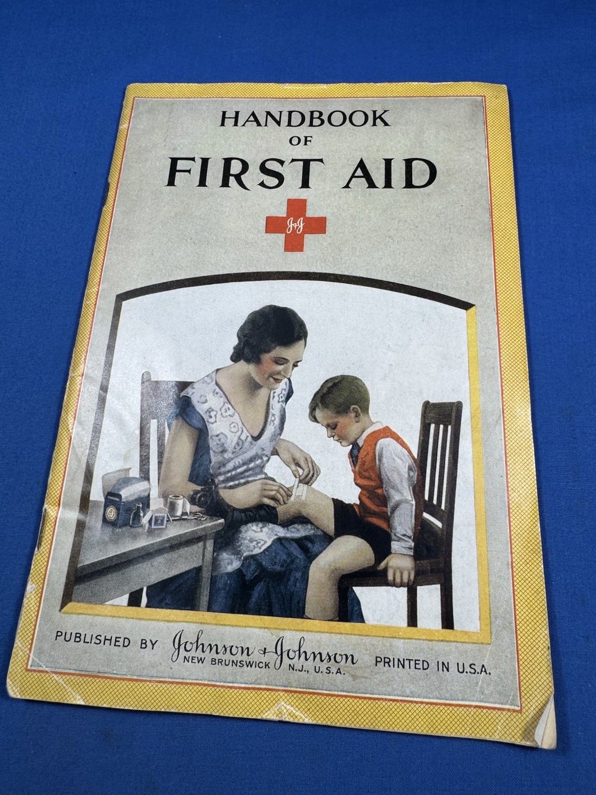 1933 Handbook of First Aid, Published Johnson & Johnson 44pgs 8.25