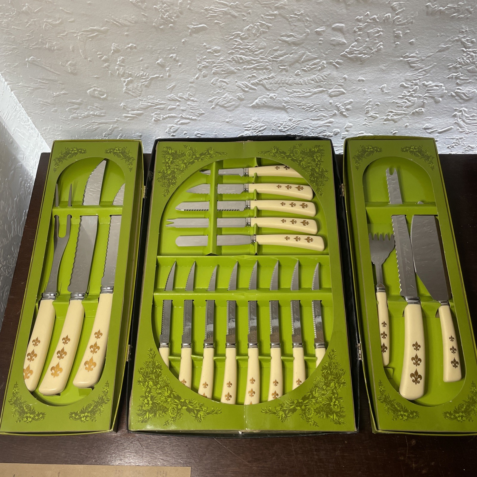 Vtg Fleur-de-lis 19pc Surgical Stainless Steel Gourmet Cutlery Set Mid Century Vtg Fleur-de-lis 19pc Surgical Stainless Steel Gourmet Cutlery Set Mid Century
