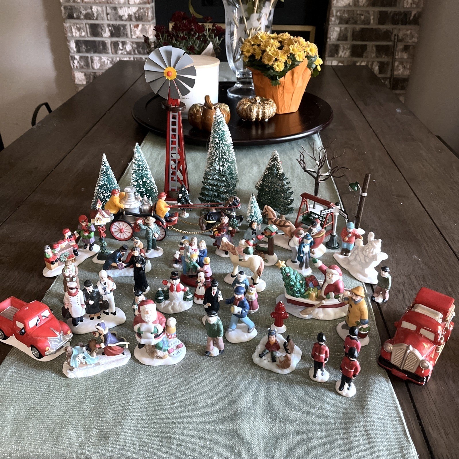 Christmas Village Figures Lot Unbranded ?O\'Well Christmas Valley? 45+ Pieces