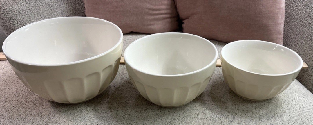 WILLIAMS SONOMA Set of 3 White Ribbed Nesting Mixing Bowls