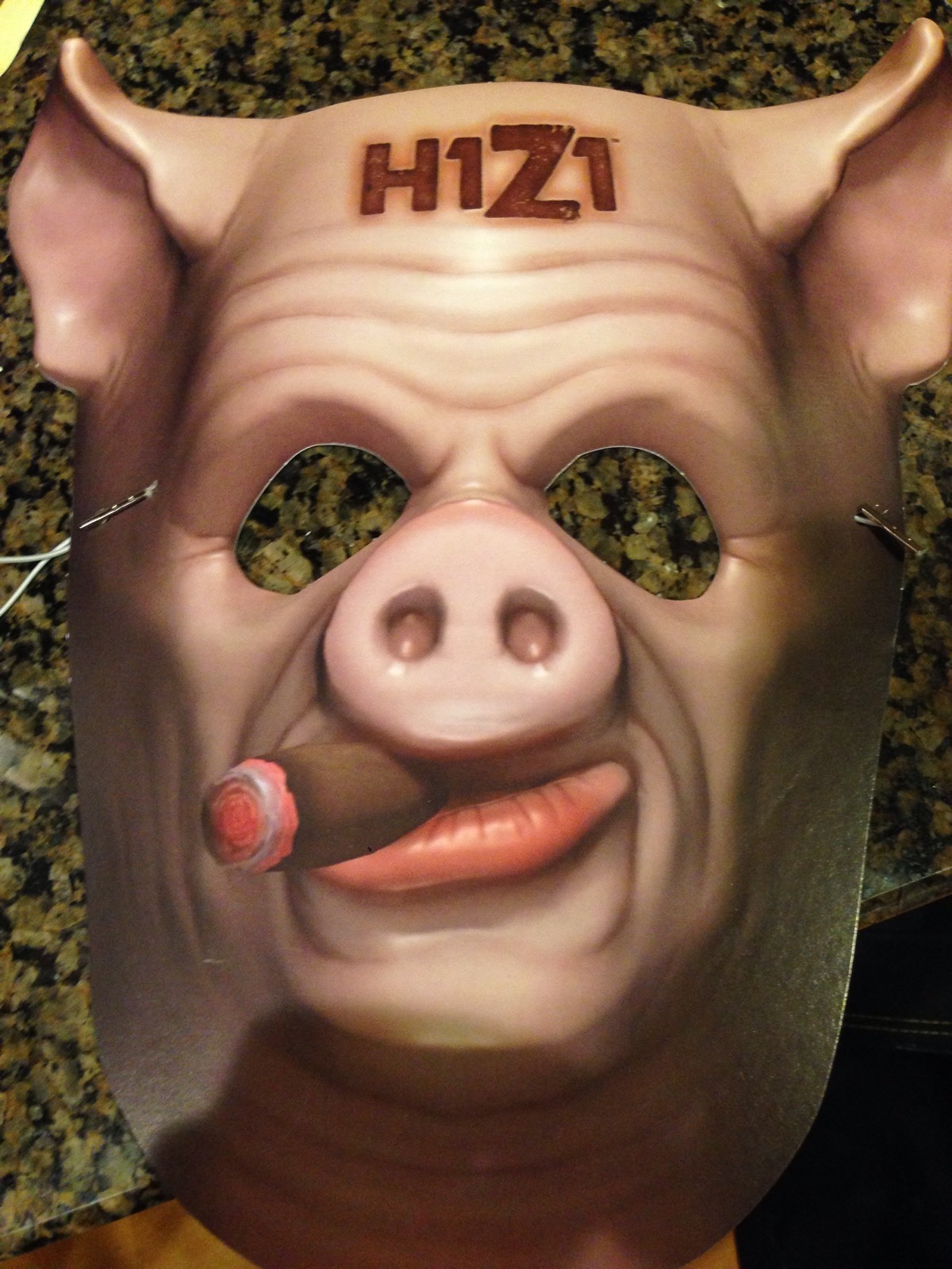 Pax Prime 2015 Exclusive H1Z1 Cigar Pig Mask New