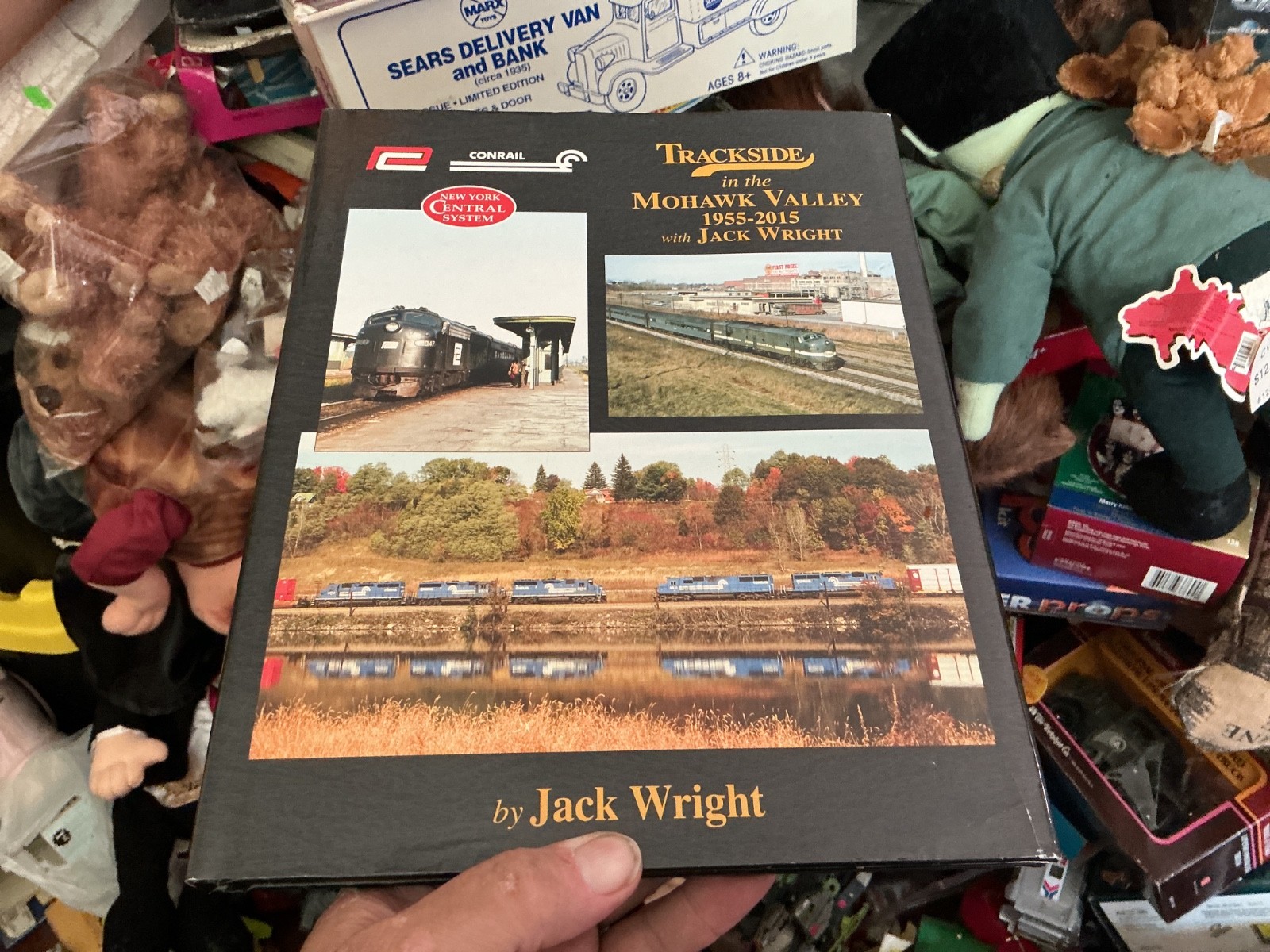 Trackside in the Mohawk Valley 1955-2015 with Jack Wright (Trk #111) HC Trackside in the Mohawk Valley 1955-2015 with Jack Wright (Trk #111) HC