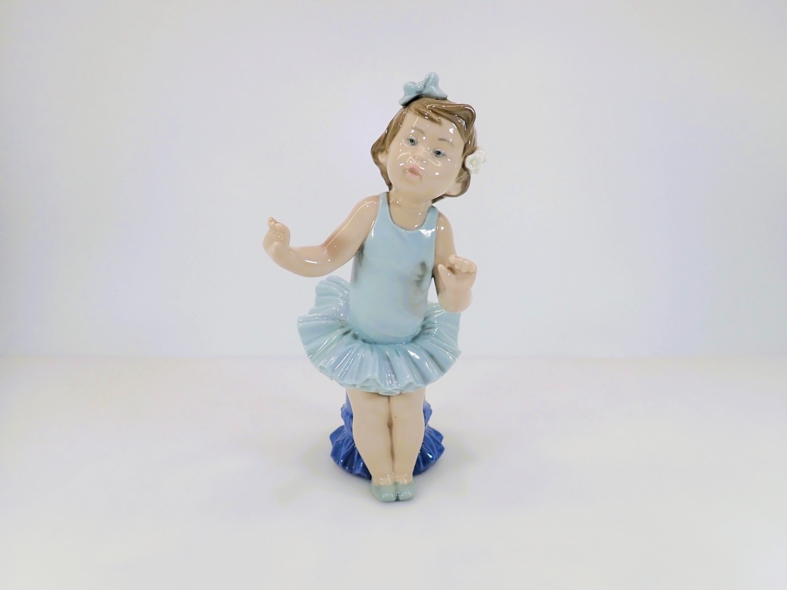 Lladro 5104 Sallie Little Ballet Girl Figurine - Vintage 1988 Spain