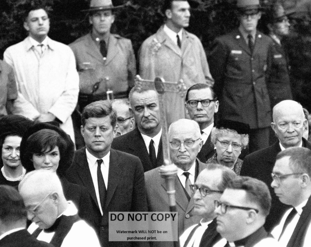 PRESIDENT JOHN F. KENNEDY WITH TRUMAN AND EISENHOWER - 8X10 PHOTO PRESIDENT JOHN F. KENNEDY WITH TRUMAN AND EISENHOWER - 8X10 PHOTO