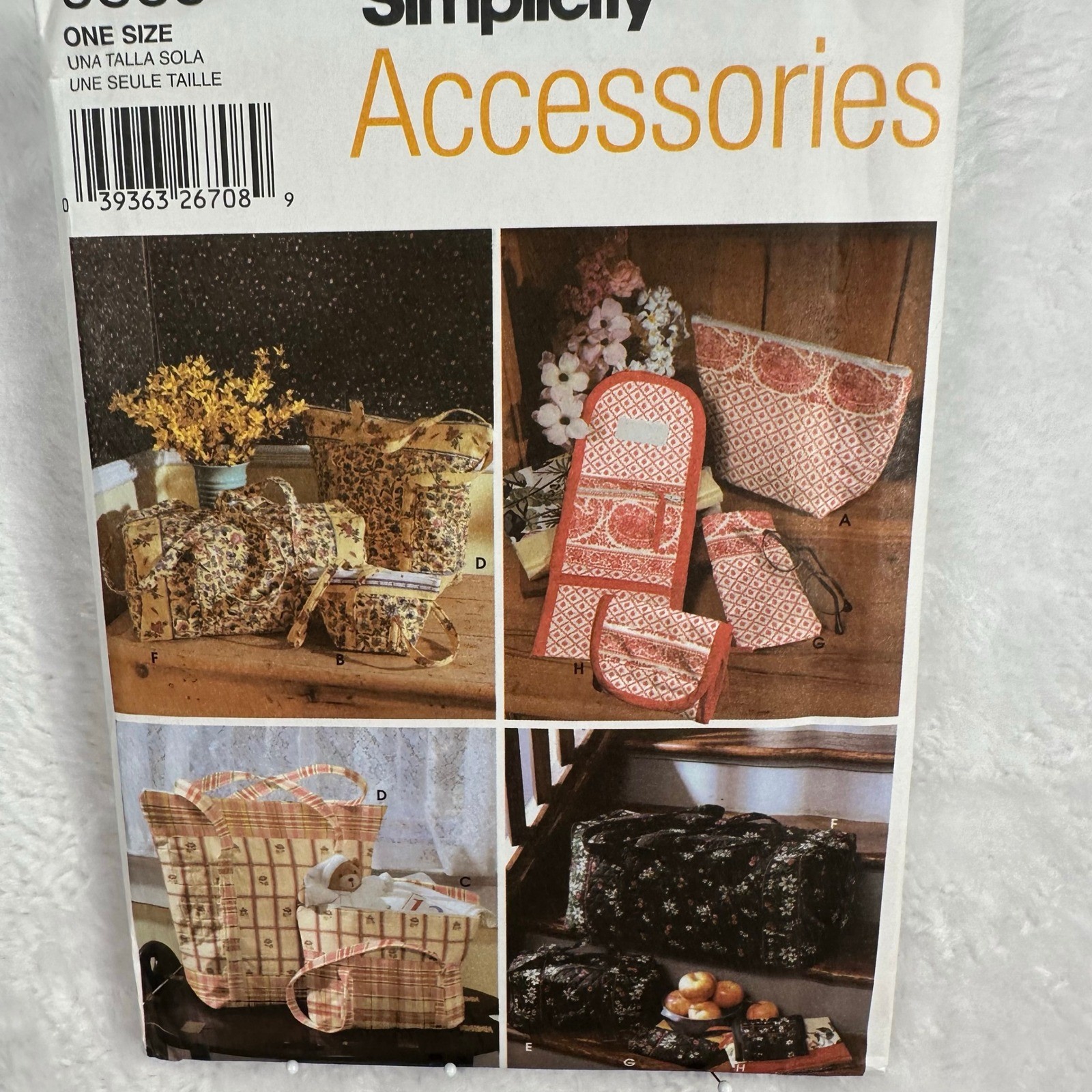 Simplicity 5535 UNCUT Quilted Bags Eyeglasses Case Change Purse uncut