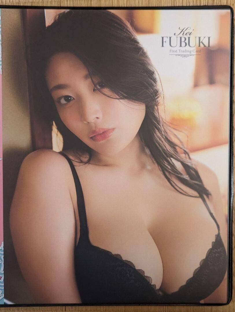 Kei Fubuki First Trading Card Complete Set with Collection Folder Bikini Model