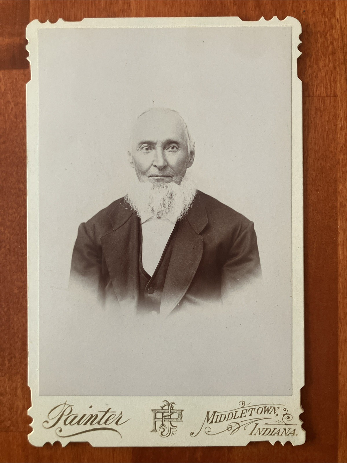Elderly Man Beard Cabinet Card Antique Photo Painter Middletown IN Scalloped